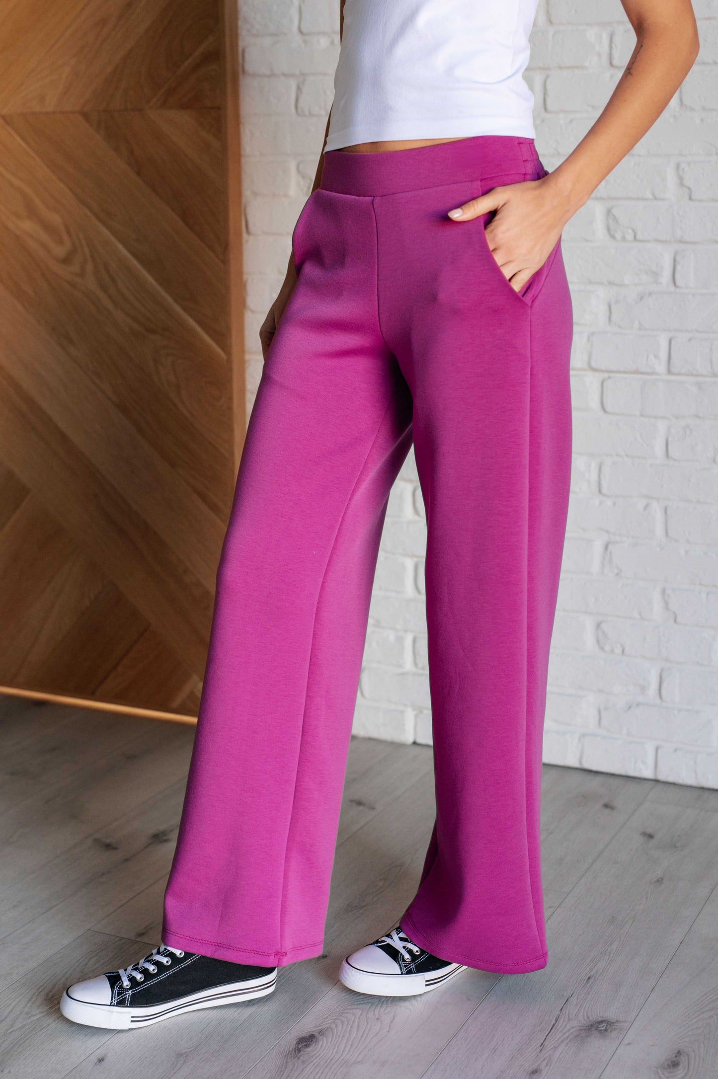 Resort Travel Wide Leg Crop Pant in Magenta